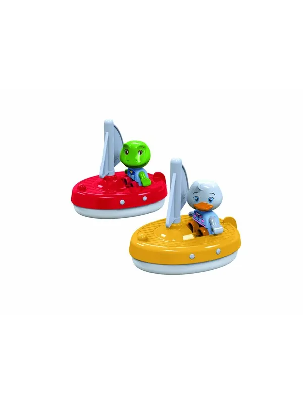 Aquaplay  2 Sailboats + 2 Figures