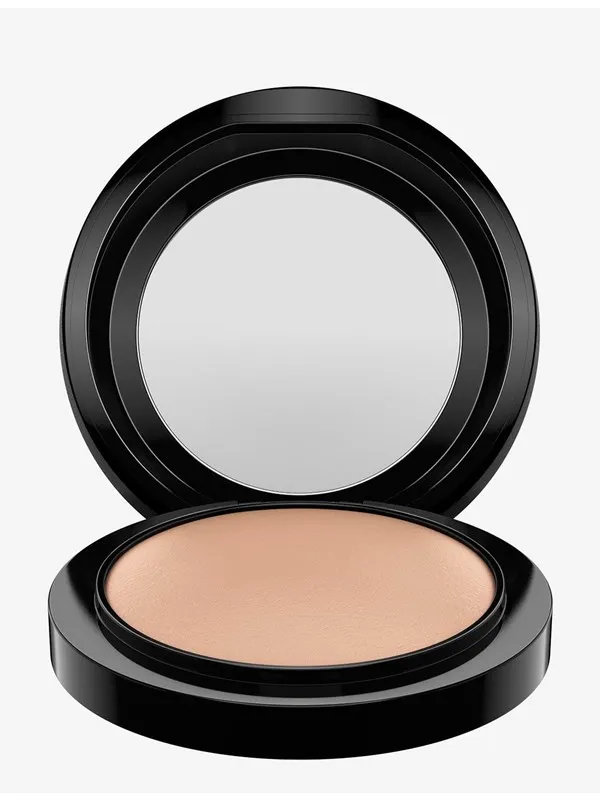 MAC Mineralize Skinfinish Medium Dark