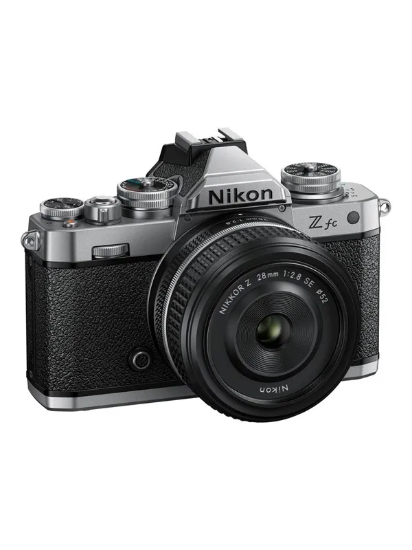 Nikon Z fc + Z 28 mm f/2.8 SE