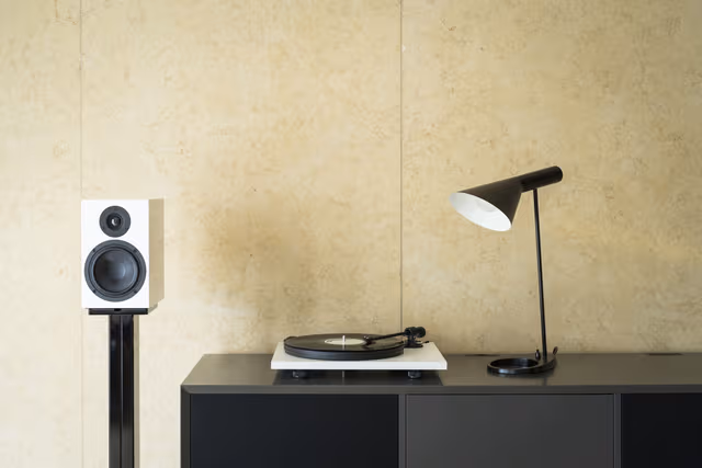 Pro-Ject Primary E platespiller (hvit)