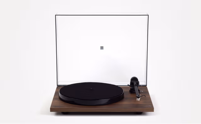 Rega Planar 1 Plus - Valnøtt