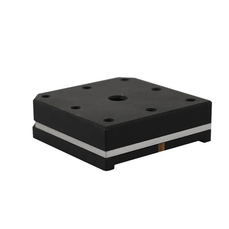 Magnet holderplate 65x65 mm med M8 og 8xM4 gjengehull