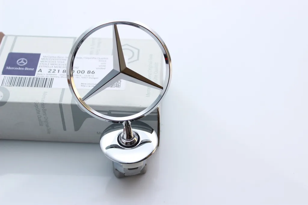 Mercedes-Benz Head Star Emblem OEM A2218800086