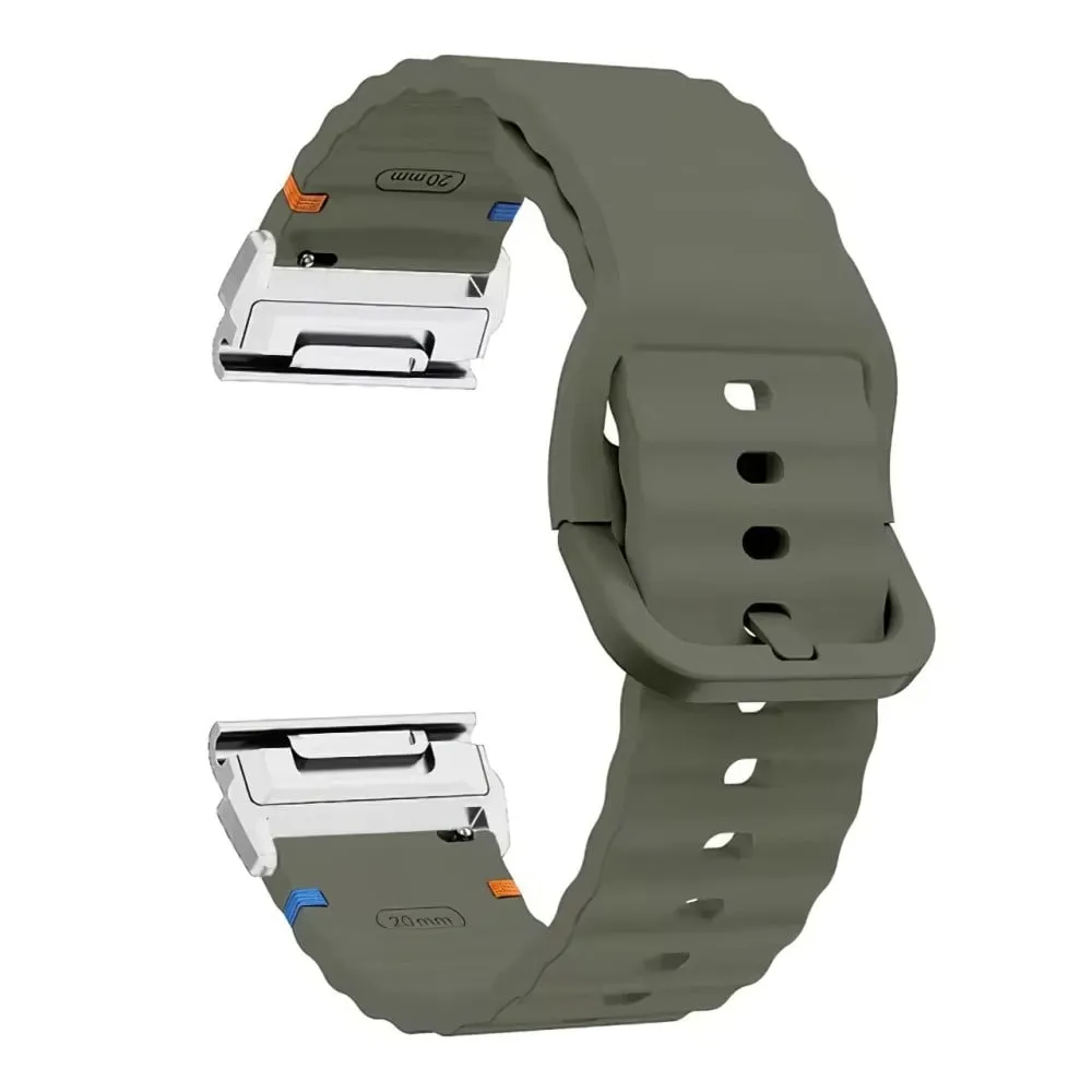 Garmin Fenix 8 47 mm 22 mm hurtigutløsende klokkerem i silikon med bølgete tekstur og sølvkontakt - Militærgrønn / Militærgrønn