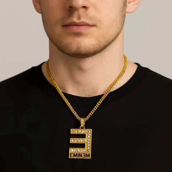 Gullfarget halskjede med Eminem-anheng