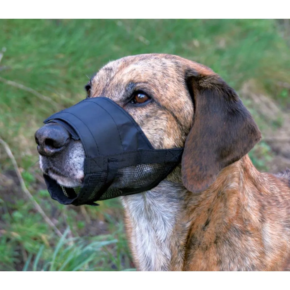 Trixie Muzzle with net insert polyester S-M black