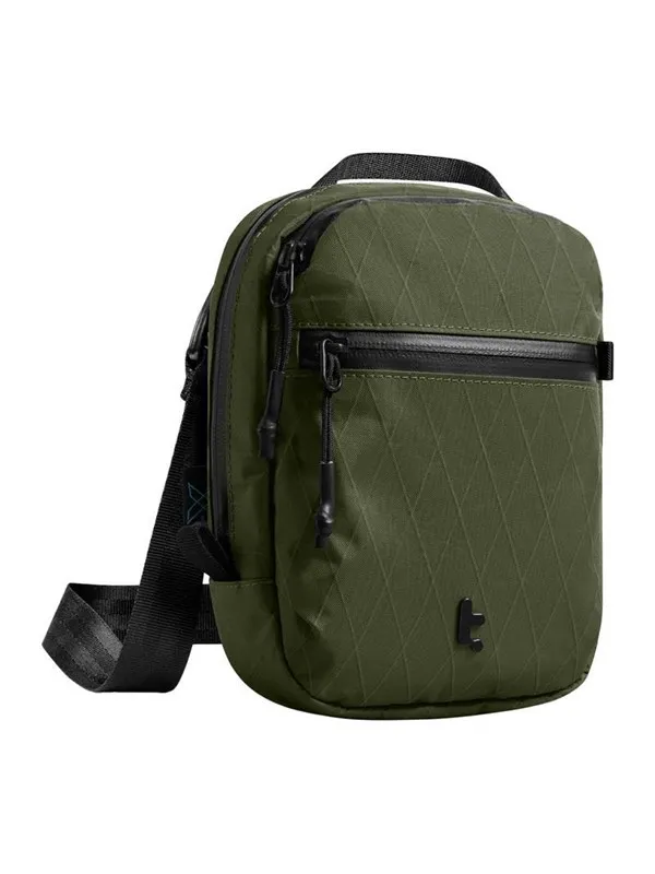 Tomtoc Aviator-T37 travel bag with shoulder strap