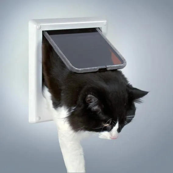Trixie 4-Way cat flap electromagnetic 21.1 × 24.4 cm white