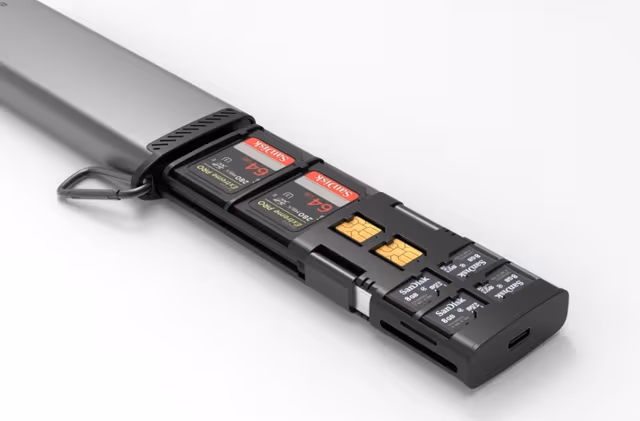 NÖRDIC USB-A 3.1, USB-C 3.1, Lightning-kortleser og lagringsskap 2 spor SD, MicroSD, 1xUSB-A UHS-I
