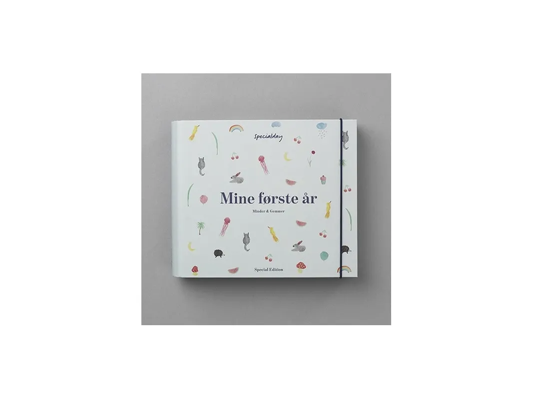 Barnets bok – Mine første år album | Specialday | Språk: Dansk