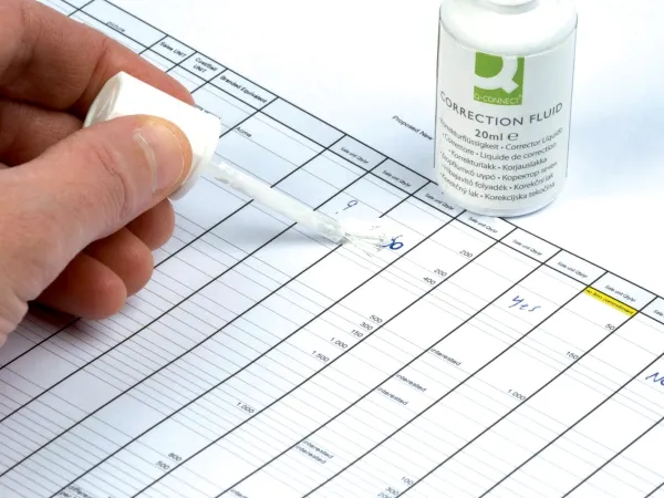 Q-Connect Q-CONNECT Liquid Concealer med børste, 20ml
