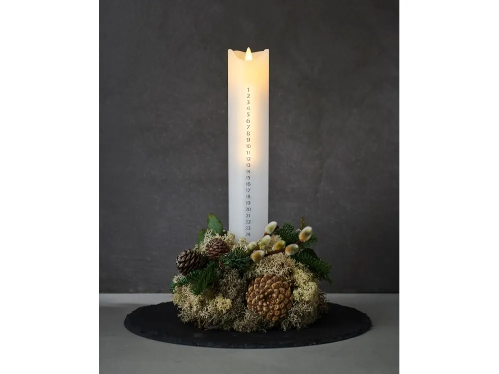 Sirius Sara kalenderlys - hvit med sølv tall - H 29 cm