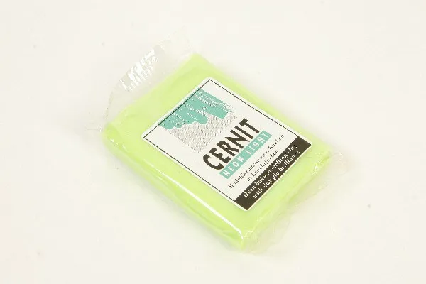 Cernit 600 Neon Light 56g grønn