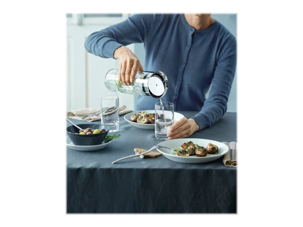 WMF Motion - Water decanter - Høyde 24 cm - 0.8 L - rustfritt stål