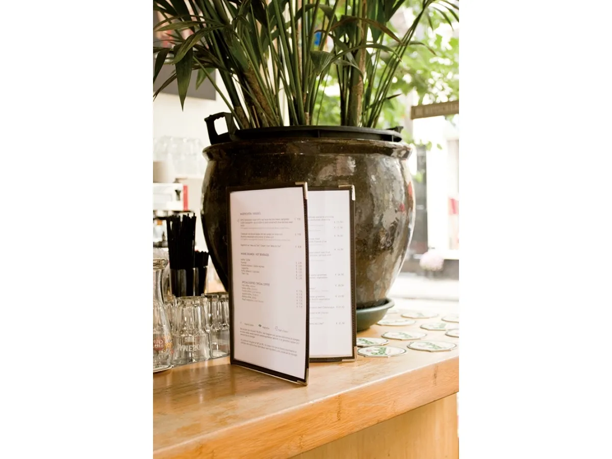 Securit® A4 CRYSTAL BIFOLD menuholder