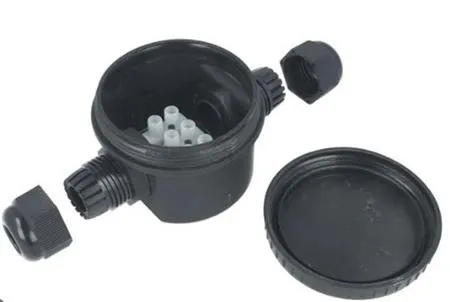 IP66 SAMLEBOKS MED 3-POLET KLEMRÆKKE, Sort, til 5-9mm. kabeldiameter