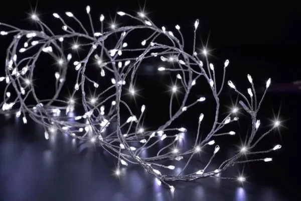 Julebelysning Fééric Lights & Christmas utendørs lyskjetting med 400 LED