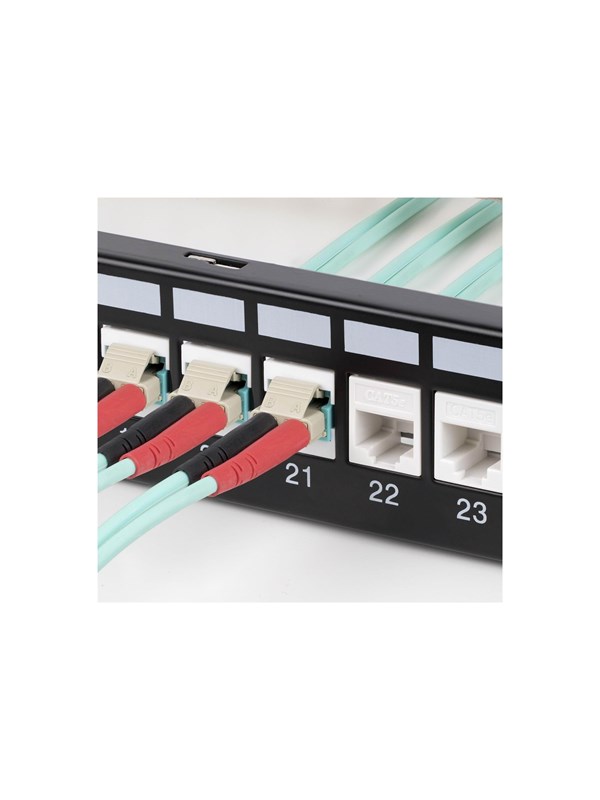 StarTech.com LC to LC Coupler LC Fiber Coupler LC/UPC Keystone Jack Fiber Optic LC Keystone Coupler for Patch Panel - LC to LC Duplex (DMFKSLCLCCOUPLER) - network coupler - white - Hvit