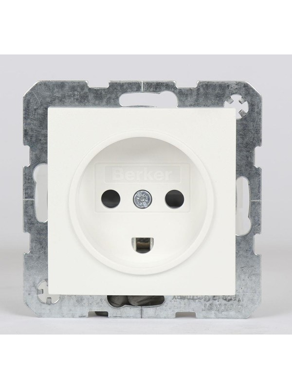 Berker Socket outlet danish version s/b polar white